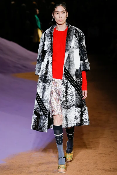 Look 30